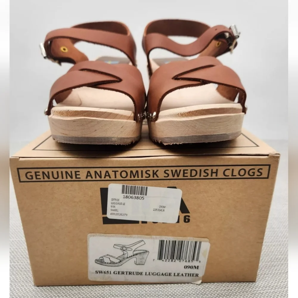 Mia Gertrude size 39 swedish clog sandals brown Luggage Leather Wood Boho